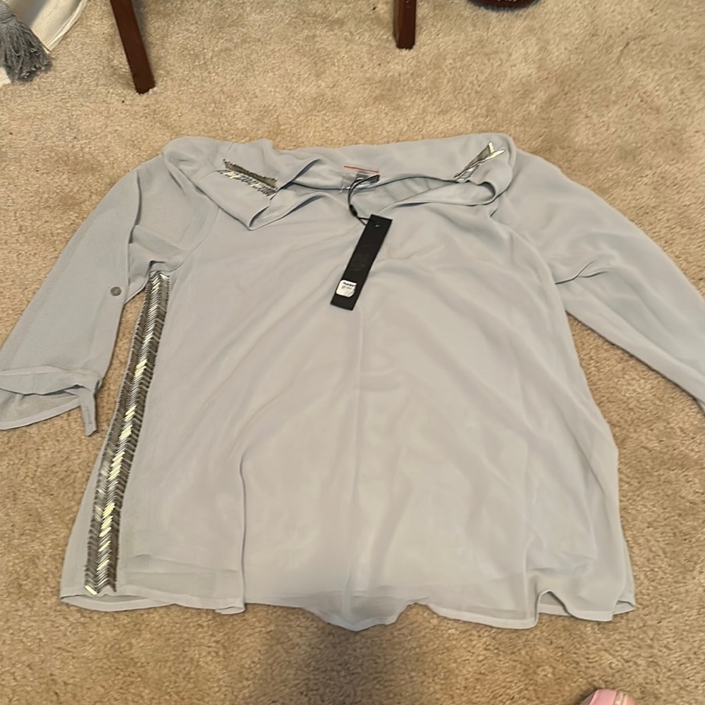 Buckle top
